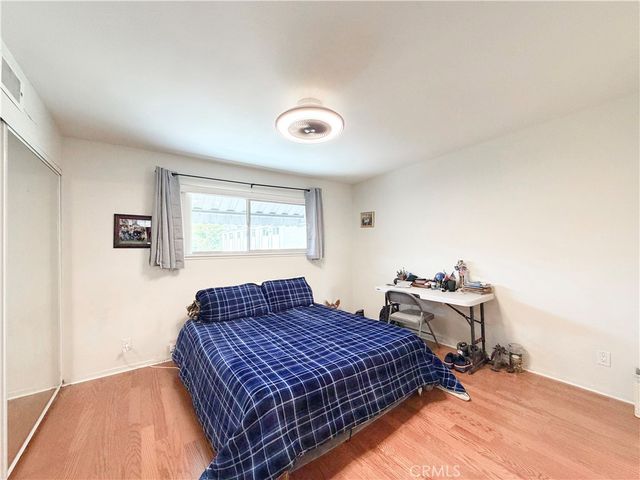 22131 Oxnard Street, Woodland Hills, CA 91367