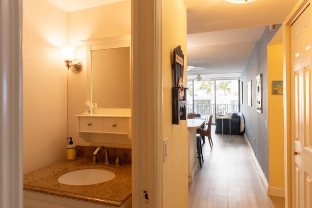 104350 Overseas Hwy Apt A204, Key Largo, FL 33037