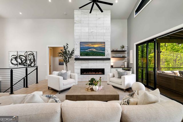 377 Charmont Drive, Tiger, GA 30576