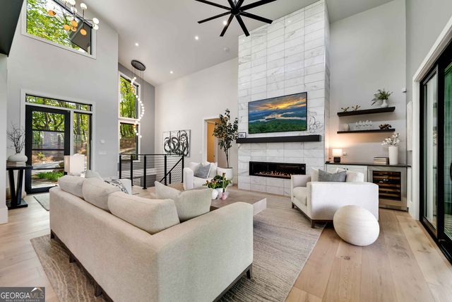 377 Charmont Drive, Tiger, GA 30576