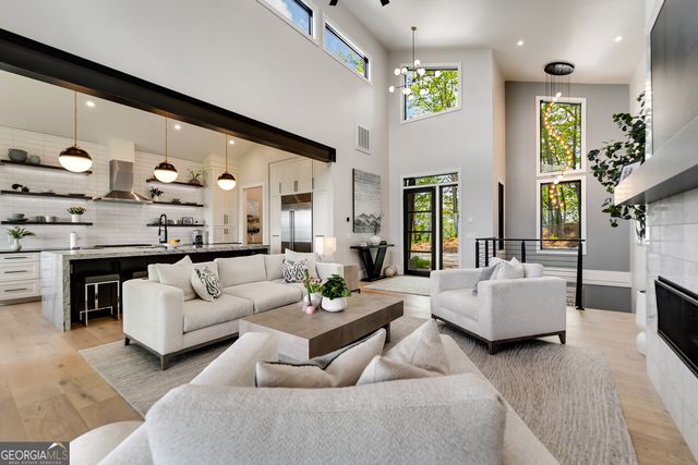 377 Charmont Drive, Tiger, GA 30576