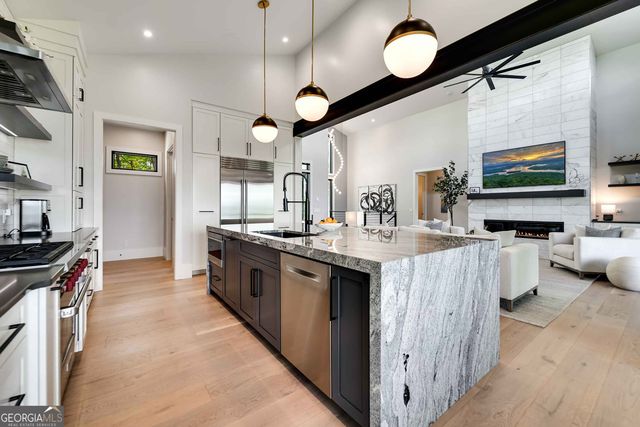 377 Charmont Drive, Tiger, GA 30576