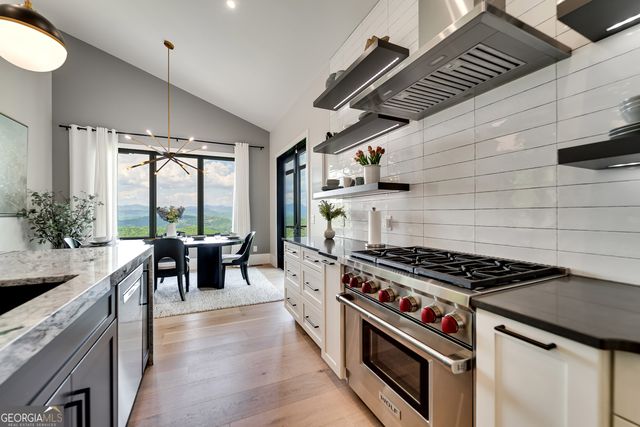 377 Charmont Drive, Tiger, GA 30576