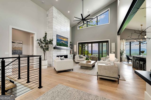 377 Charmont Drive, Tiger, GA 30576