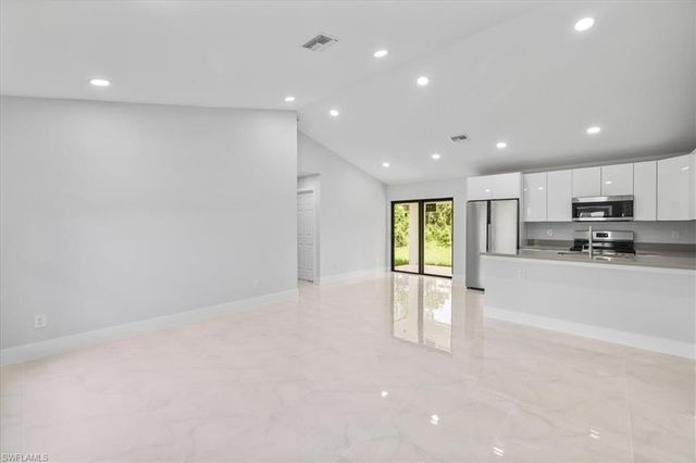 575 Beach AVE S, Lehigh Acres, FL 33974