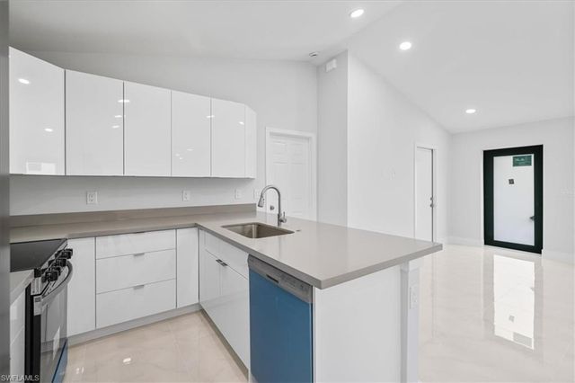 575 Beach AVE S, Lehigh Acres, FL 33974