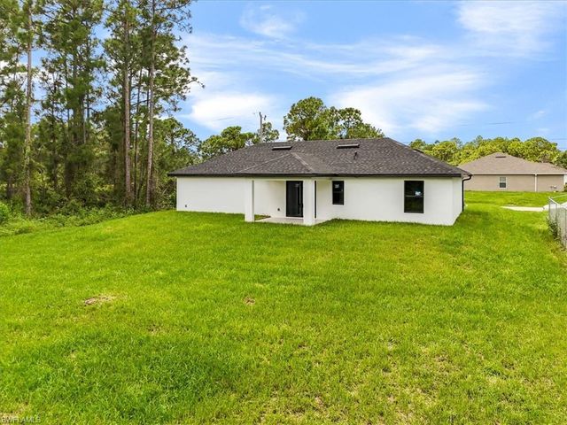 575 Beach AVE S, Lehigh Acres, FL 33974