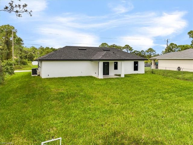 575 Beach AVE S, Lehigh Acres, FL 33974