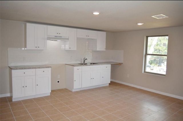 3007 Grovey Street B, Houston, TX 77026