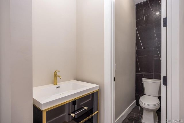 15 Old Nyack Turnpike 201, Monsey, NY 10952