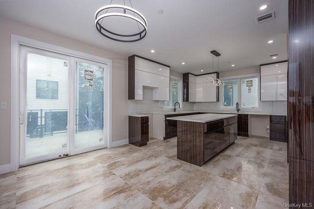 15 Old Nyack Turnpike 201, Monsey, NY 10952