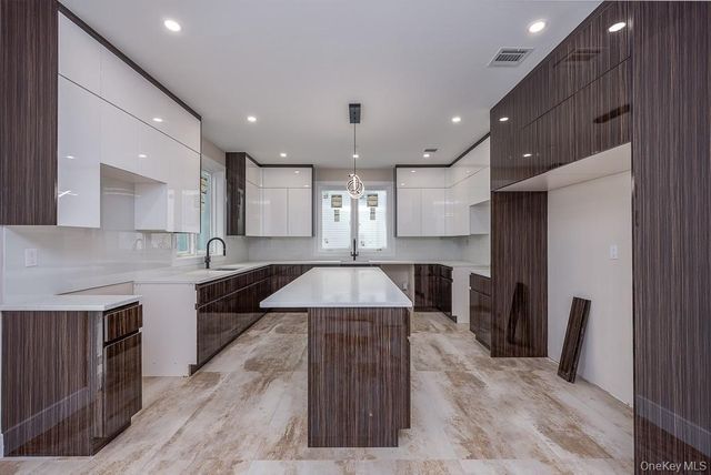 15 Old Nyack Turnpike 201, Monsey, NY 10952