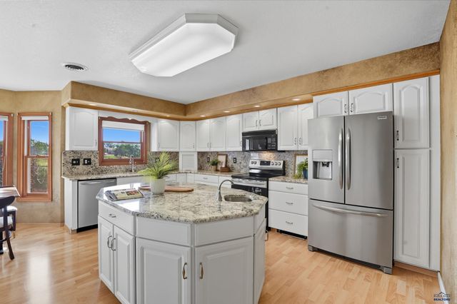1621 NICKEL ST, Rapid City, SD 57702