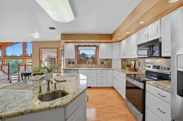 1621 NICKEL ST, Rapid City, SD 57702