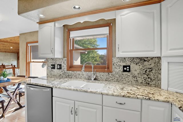 1621 NICKEL ST, Rapid City, SD 57702