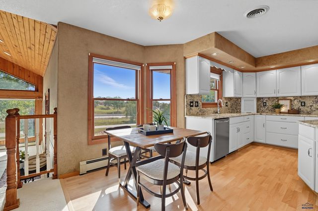 1621 NICKEL ST, Rapid City, SD 57702