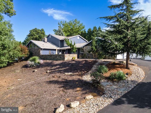 2210 GREENWOOD RD, Allentown, PA 18103