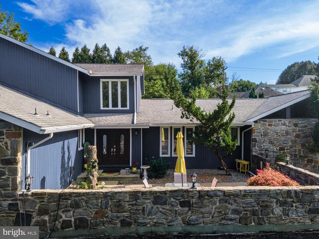 2210 GREENWOOD RD, Allentown, PA 18103