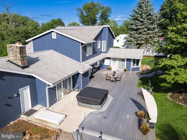 2210 GREENWOOD RD, Allentown, PA 18103