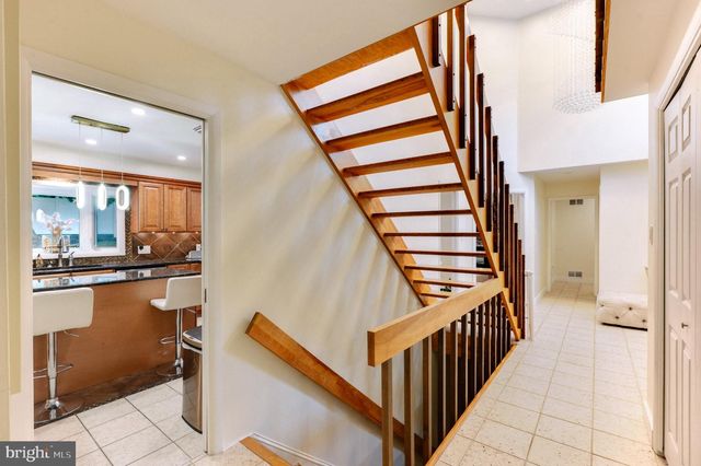 2210 GREENWOOD RD, Allentown, PA 18103