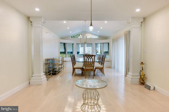 2210 GREENWOOD RD, Allentown, PA 18103