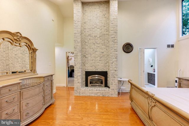 2210 GREENWOOD RD, Allentown, PA 18103