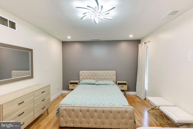 2210 GREENWOOD RD, Allentown, PA 18103