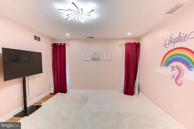 2210 GREENWOOD RD, Allentown, PA 18103