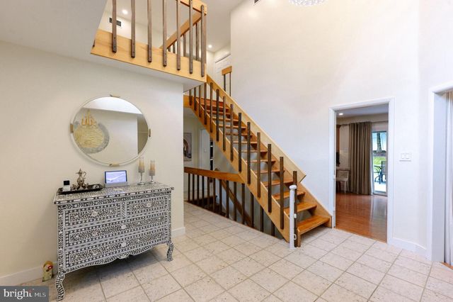 2210 GREENWOOD RD, Allentown, PA 18103