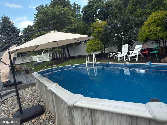 2210 GREENWOOD RD, Allentown, PA 18103