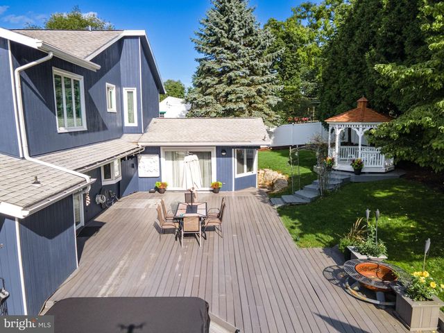 2210 GREENWOOD RD, Allentown, PA 18103