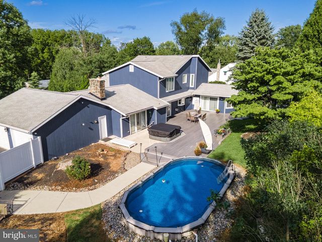 2210 GREENWOOD RD, Allentown, PA 18103