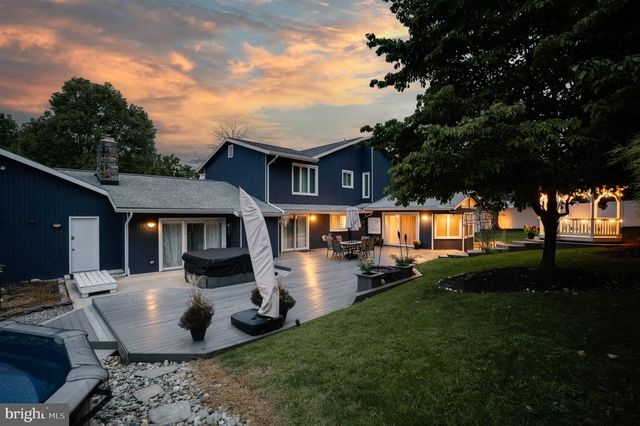 2210 GREENWOOD RD, Allentown, PA 18103
