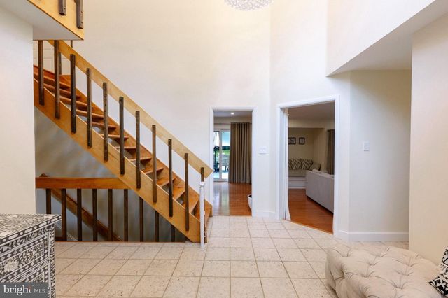 2210 GREENWOOD RD, Allentown, PA 18103