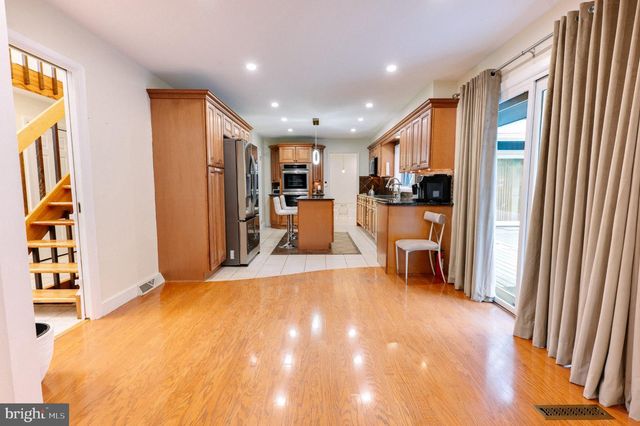 2210 GREENWOOD RD, Allentown, PA 18103