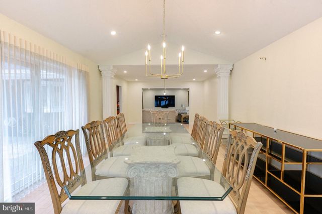 2210 GREENWOOD RD, Allentown, PA 18103