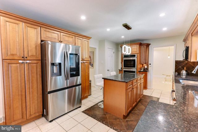 2210 GREENWOOD RD, Allentown, PA 18103