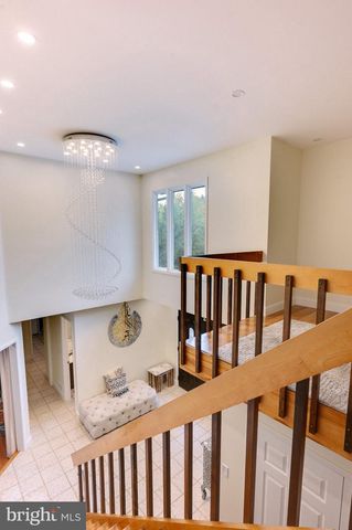 2210 GREENWOOD RD, Allentown, PA 18103