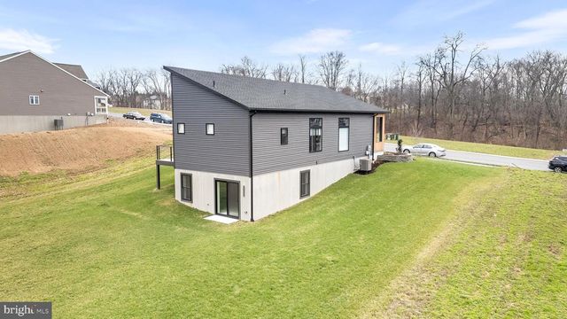 59 CLOVER DR, Myerstown, PA 17067