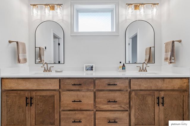 11704 S 119th Street, Papillion, NE 68046