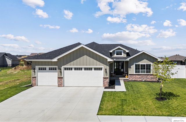 11704 S 119th Street, Papillion, NE 68046