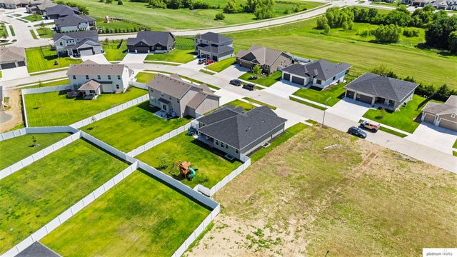 11704 S 119th Street, Papillion, NE 68046