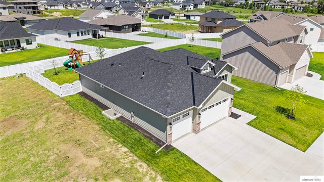11704 S 119th Street, Papillion, NE 68046