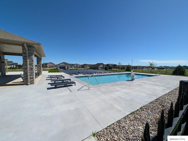 11704 S 119th Street, Papillion, NE 68046