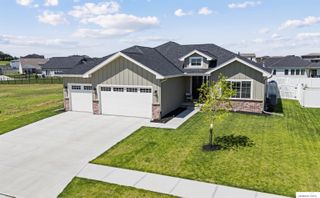 11704 S 119th Street, Papillion, NE 68046