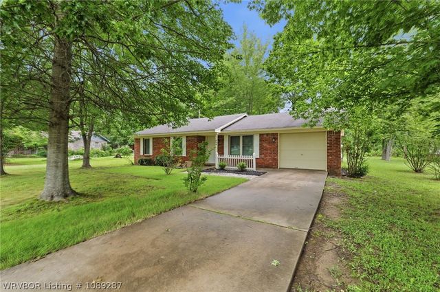 832 N Apple Street, Greenwood, AR 72936