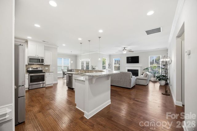 16024 Oxford Glenn Drive, Huntersville, NC 28078