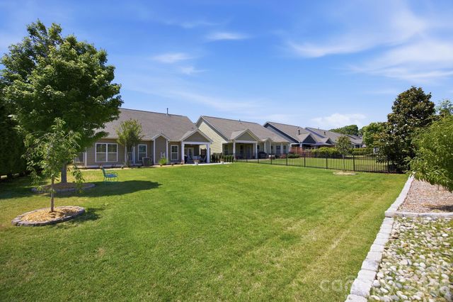 16024 Oxford Glenn Drive, Huntersville, NC 28078