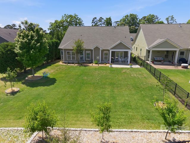 16024 Oxford Glenn Drive, Huntersville, NC 28078