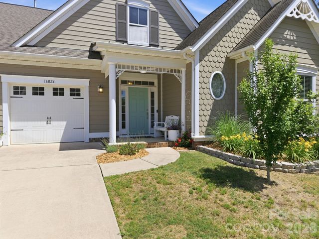 16024 Oxford Glenn Drive, Huntersville, NC 28078